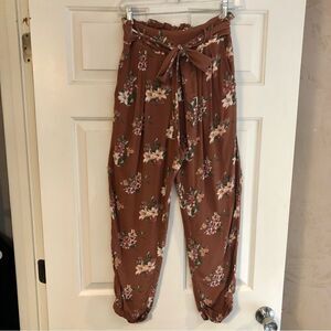 American Eagle High Waisted Floral Print Pants Size S/P/CH